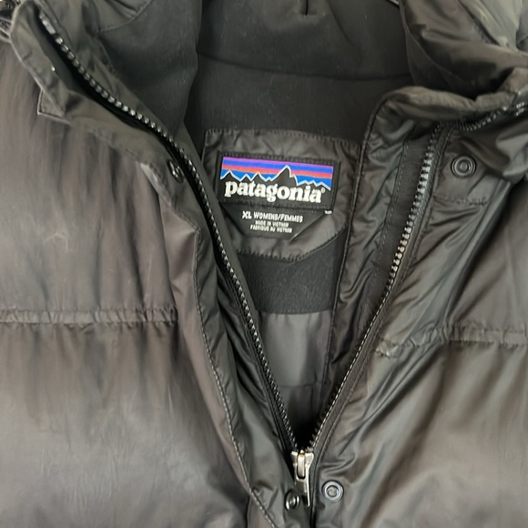 Black Women's Patagonia Down Jacket - Picture 2 of 6